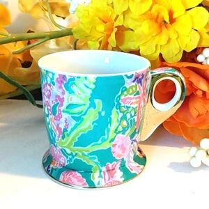 LILLY PULITZER GREEN CORAL COFFEE MUG TEA CUP SIZE 12oz.